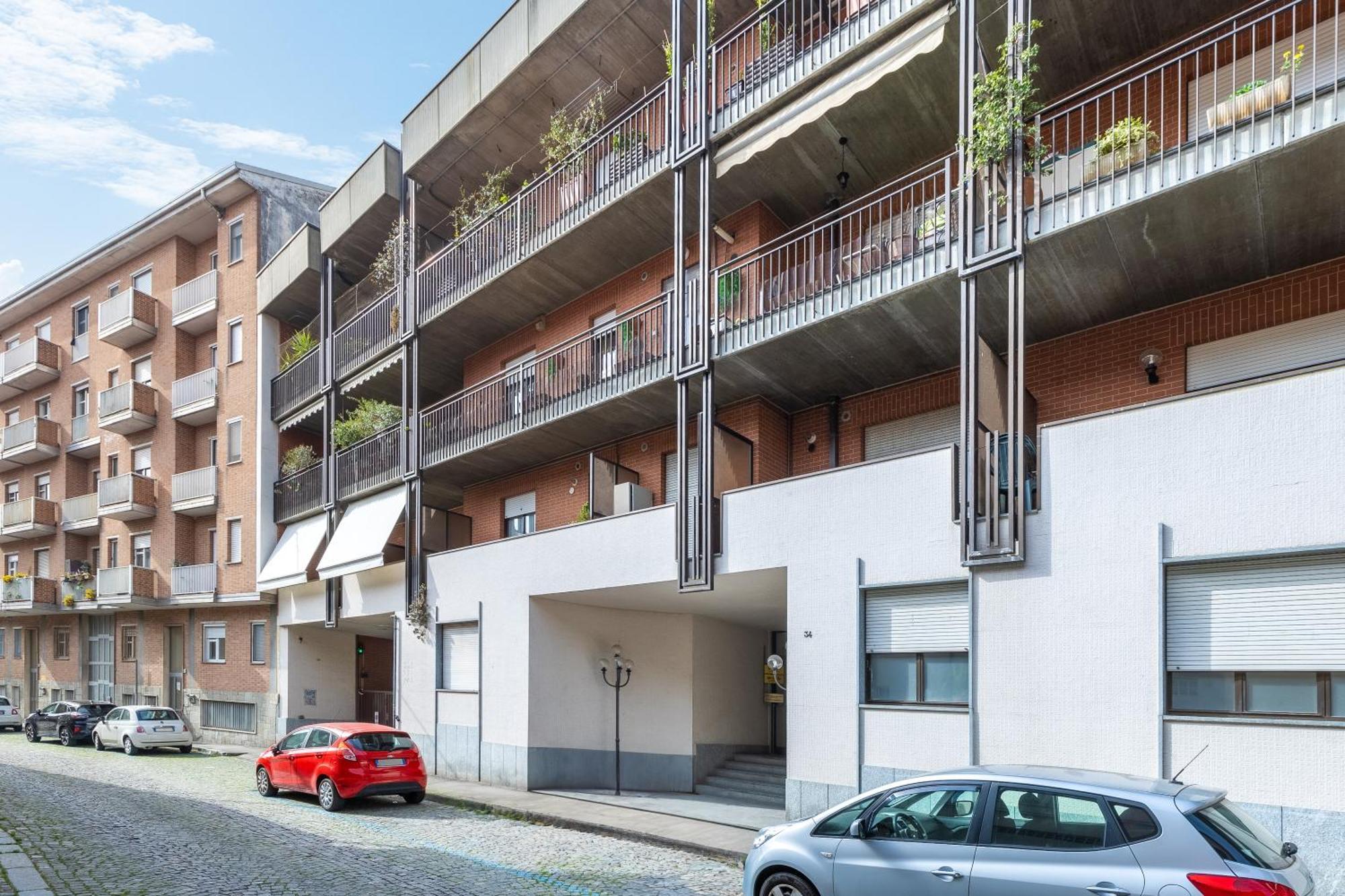 C8 Apartments Asti Esterno foto